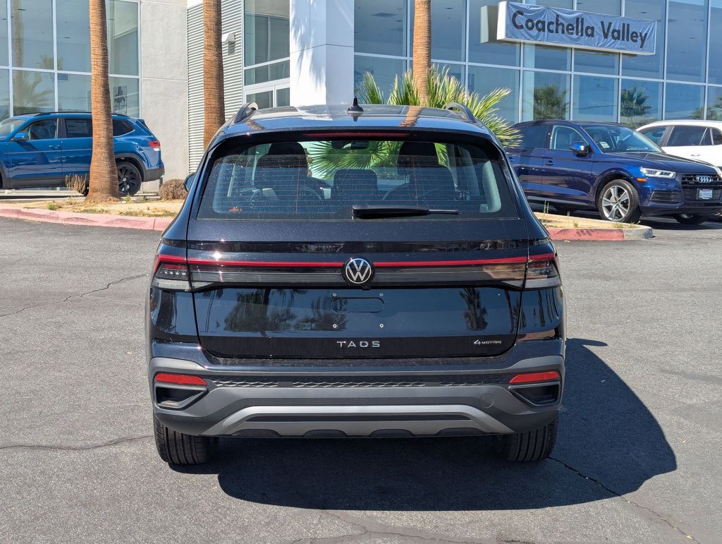 2025 Volkswagen Taos SE photo 3