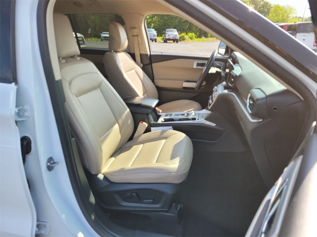 2024 Ford Explorer XLT photo 14