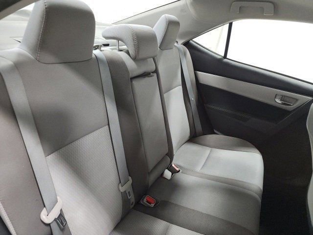 2017 Toyota Corolla LE photo 13