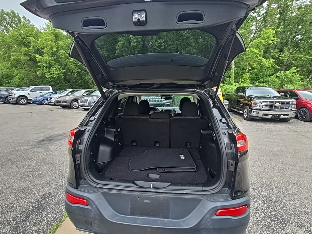 2016 Jeep Cherokee Latitude photo 13