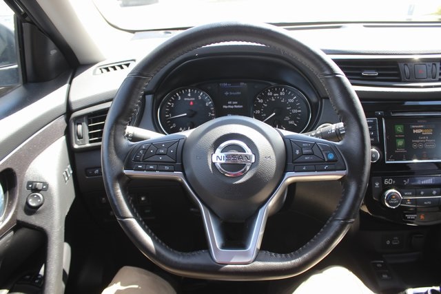 2019 Nissan Rogue SV photo 12