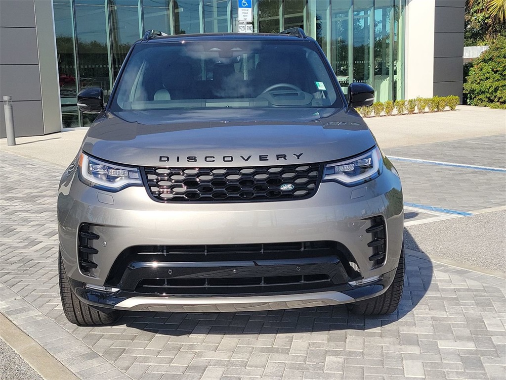 2025 Land Rover Discovery SE photo 8