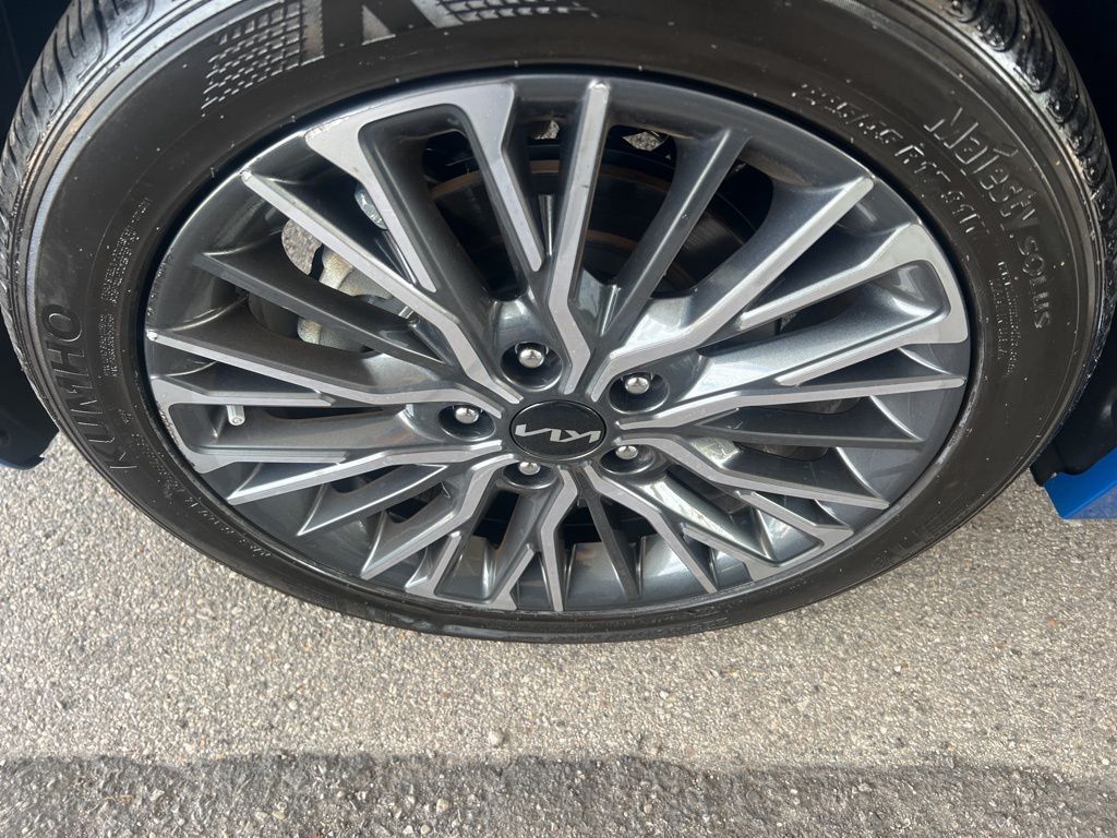 2023 Kia Forte GT-Line photo 36