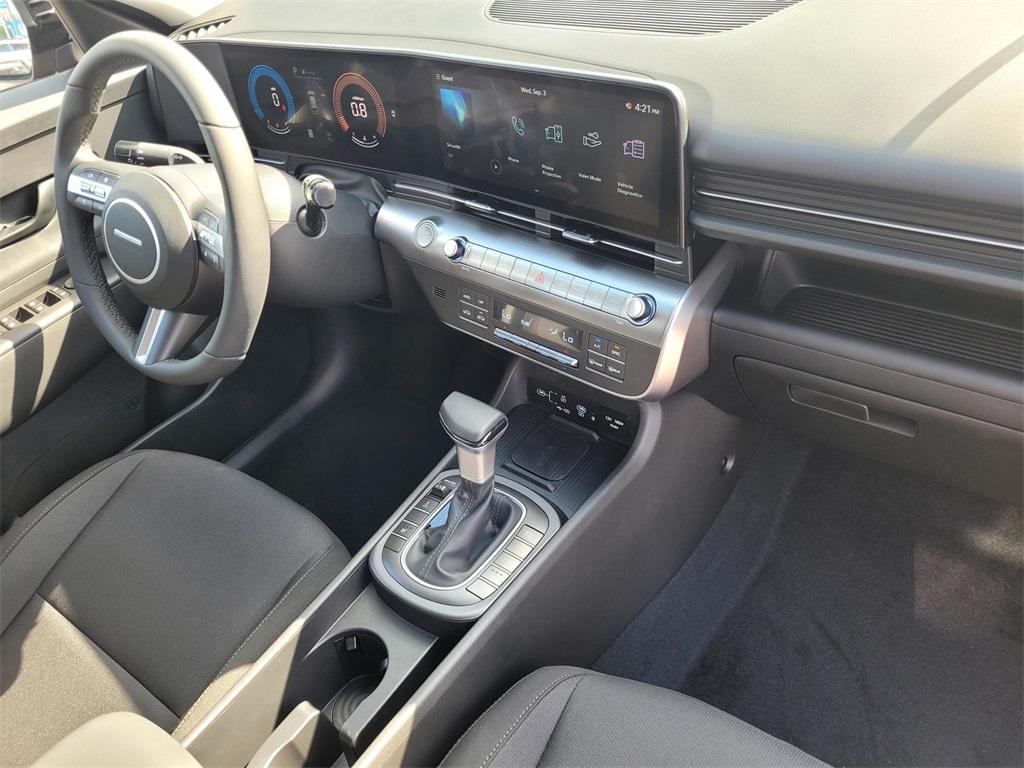2026 Hyundai Kona SEL photo 18