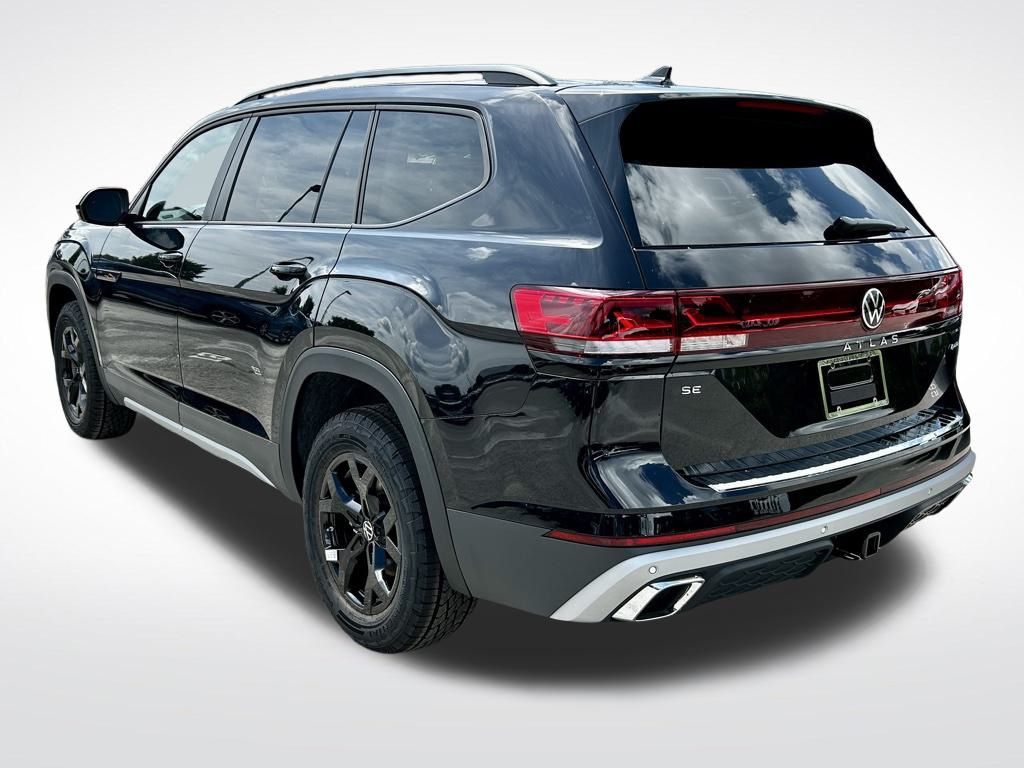2026 Volkswagen Atlas Peak Edition SE photo 3