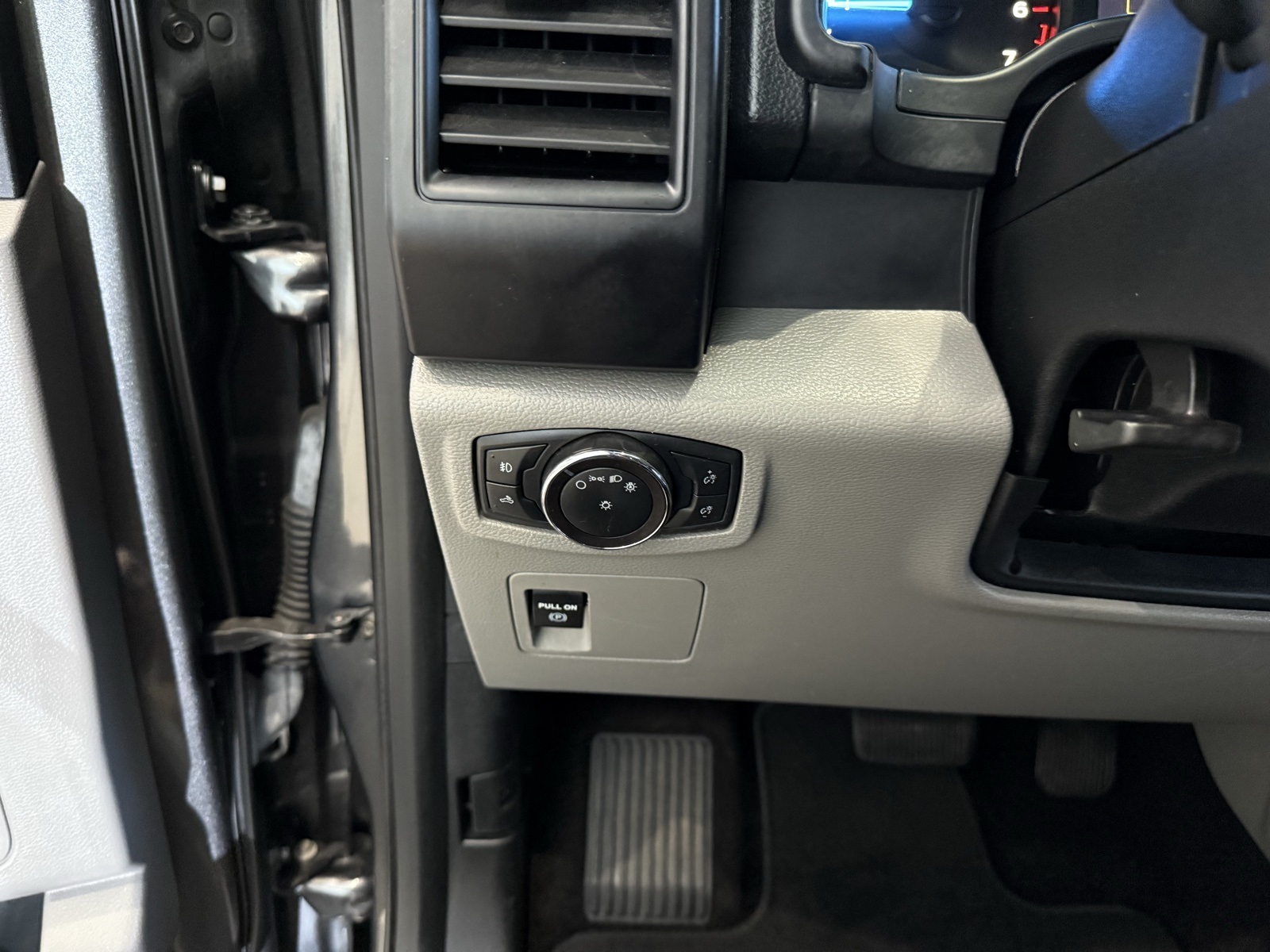 2018 Ford F-150 XL photo 9
