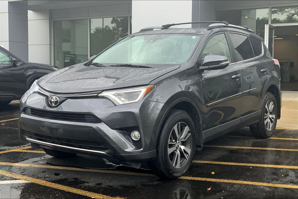 2017 Toyota RAV4 XLE photo 11