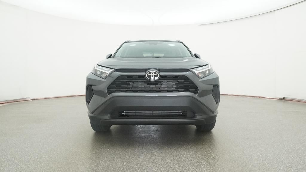 2025 Toyota RAV4 XLE photo 17