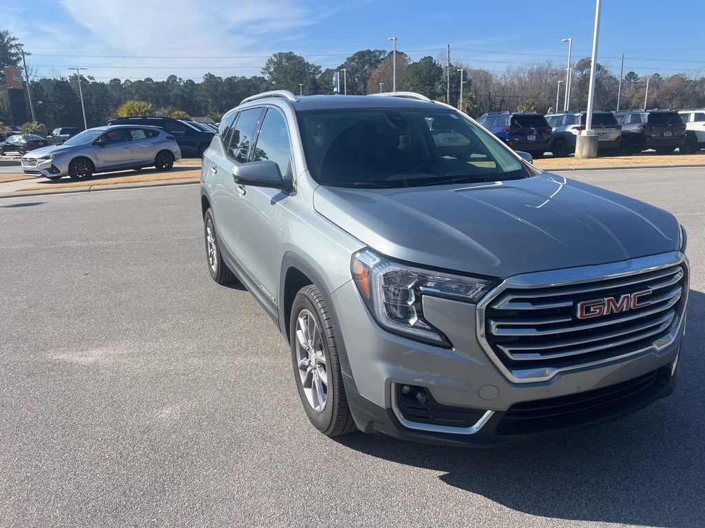 2024 GMC Terrain SLT's photo
