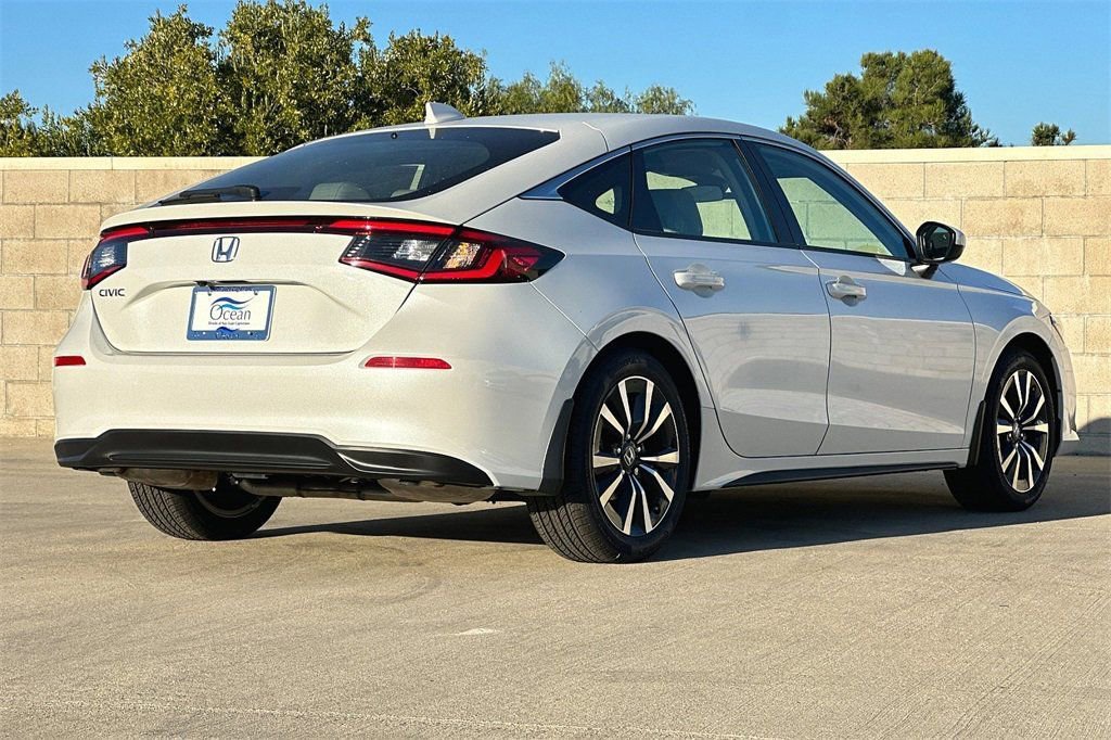 2024 Honda Civic Hatchback EX-L photo 4