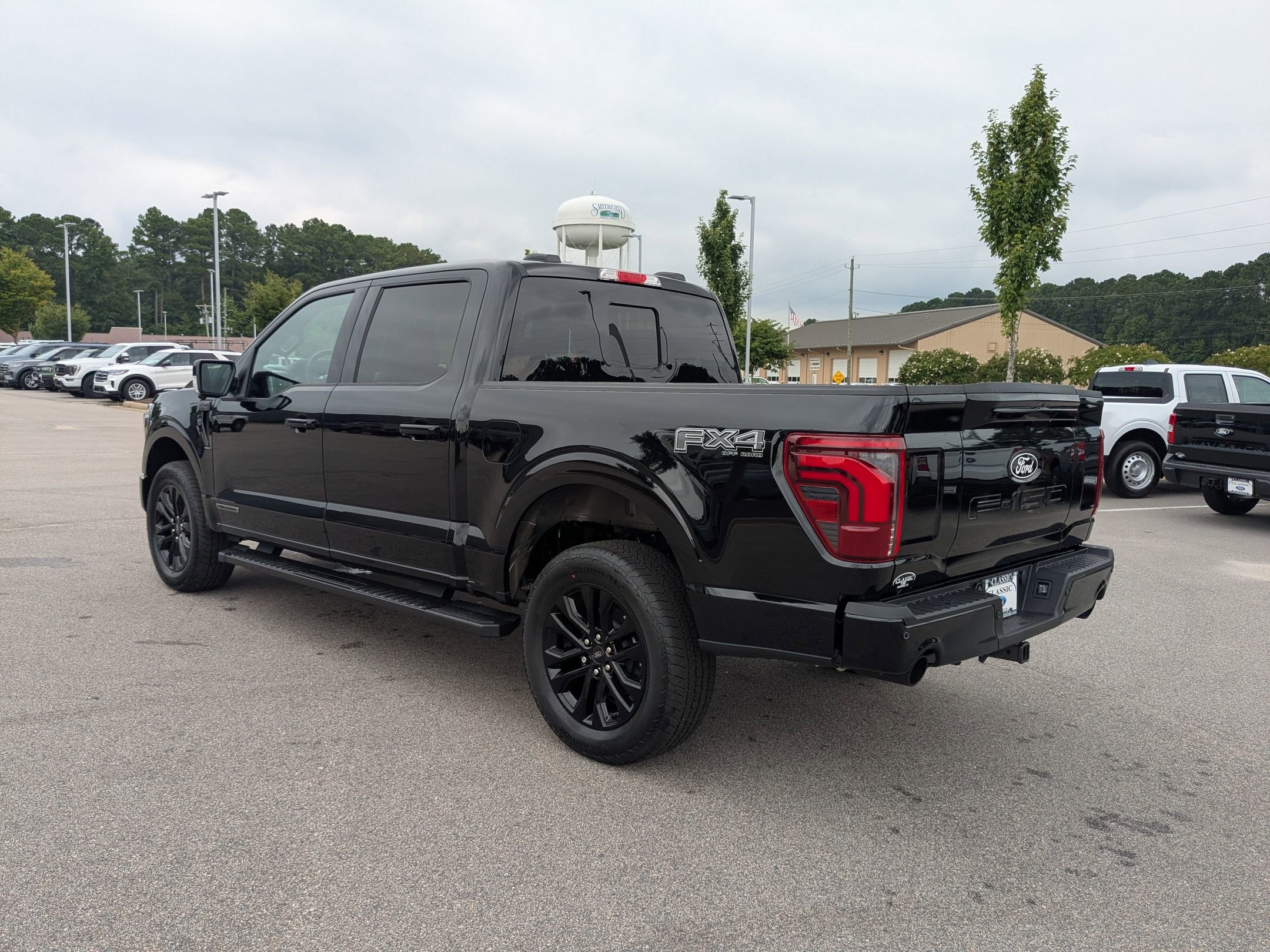 2025 Ford F-150 Lariat photo 9