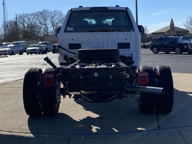 2025 Ford F-550 photo 5