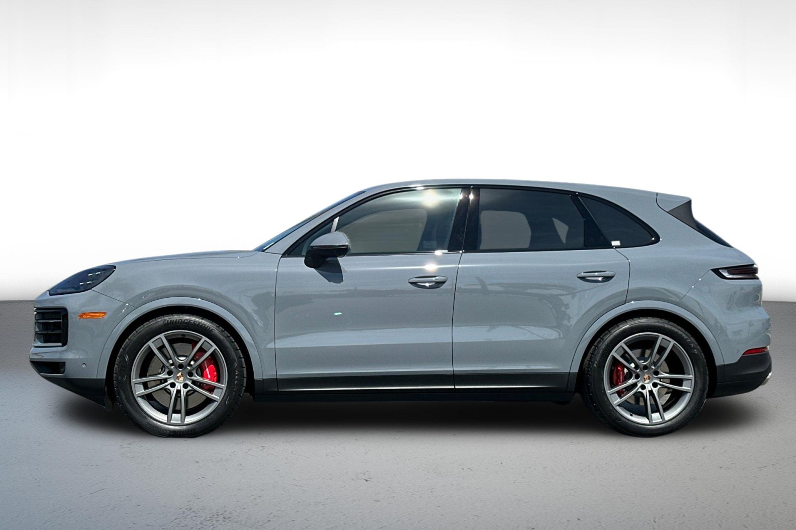 2026 Porsche Cayenne S photo 2