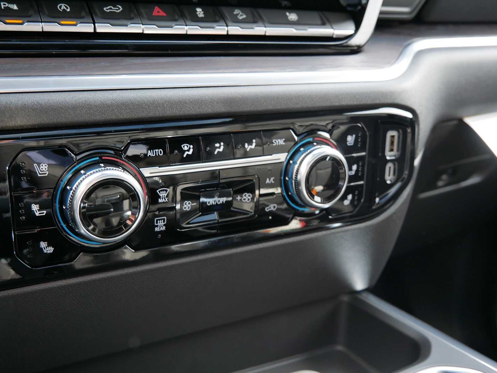 2026 Gmc Sierra 1500 SLT photo 18