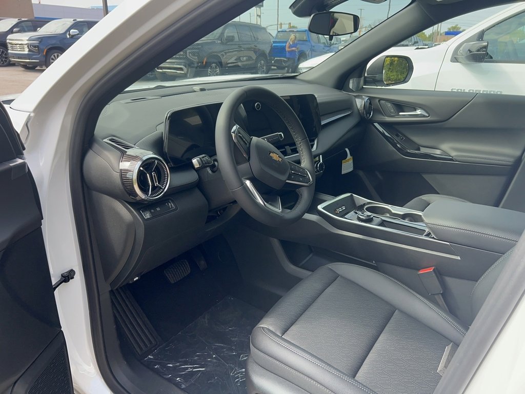 2026 Chevrolet Equinox LT photo 3