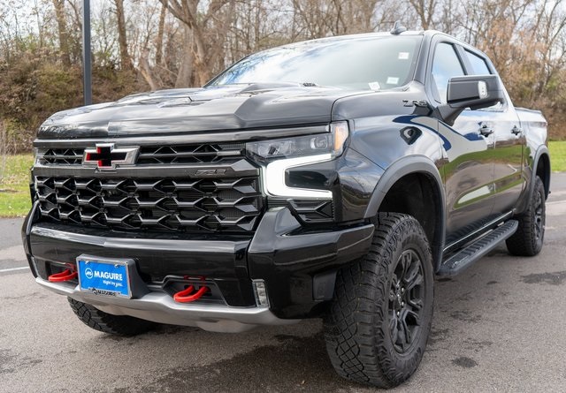 2024 Chevrolet Silverado 1500 ZR2 photo 2