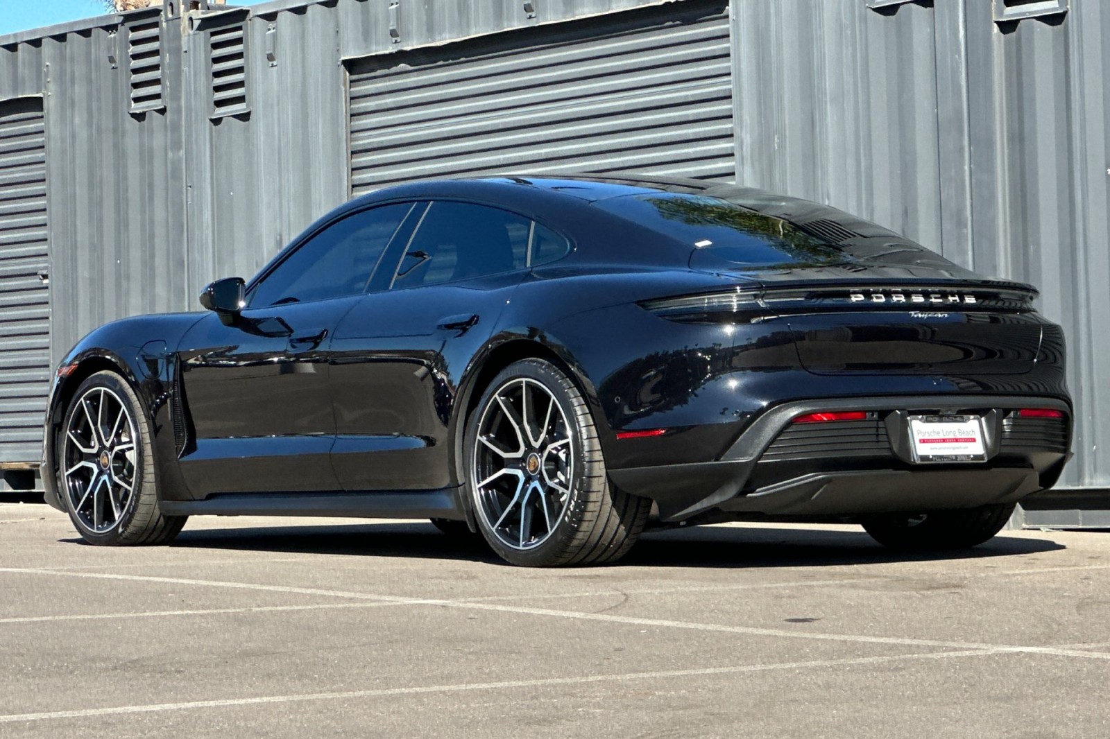 2024 Porsche Taycan photo 3