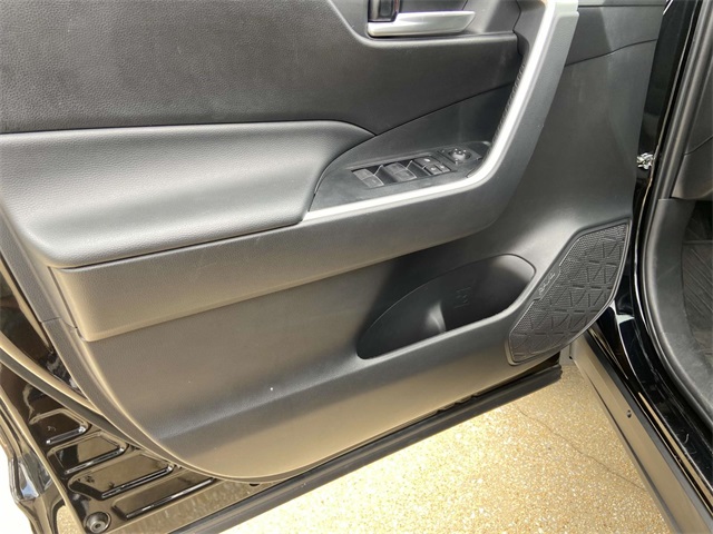 2023 Toyota RAV4 Hybrid photo 12