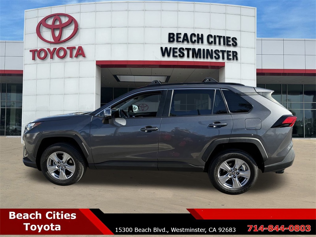 2023 Toyota RAV4 XLE photo 2