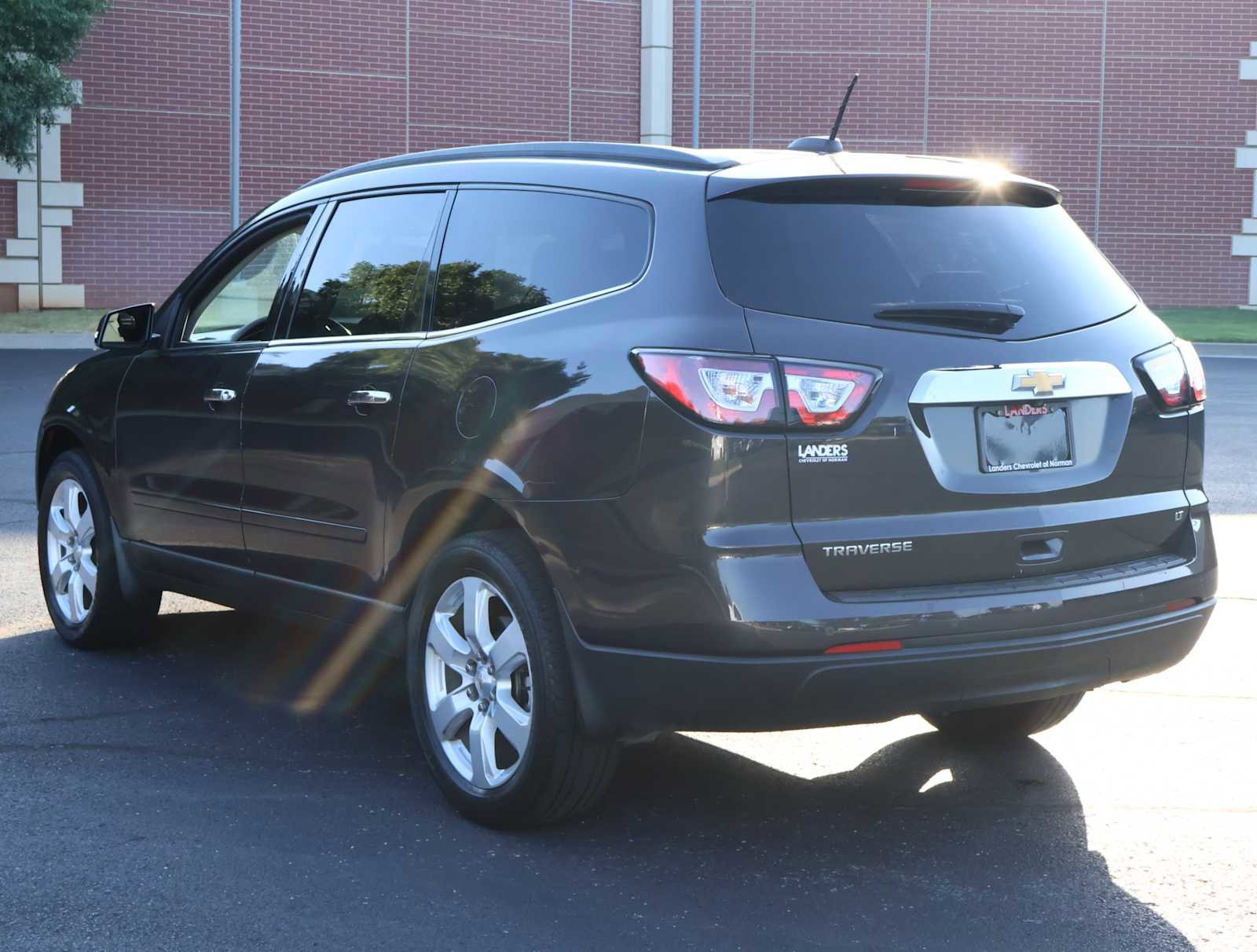 2017 Chevrolet Traverse 1LT photo 6