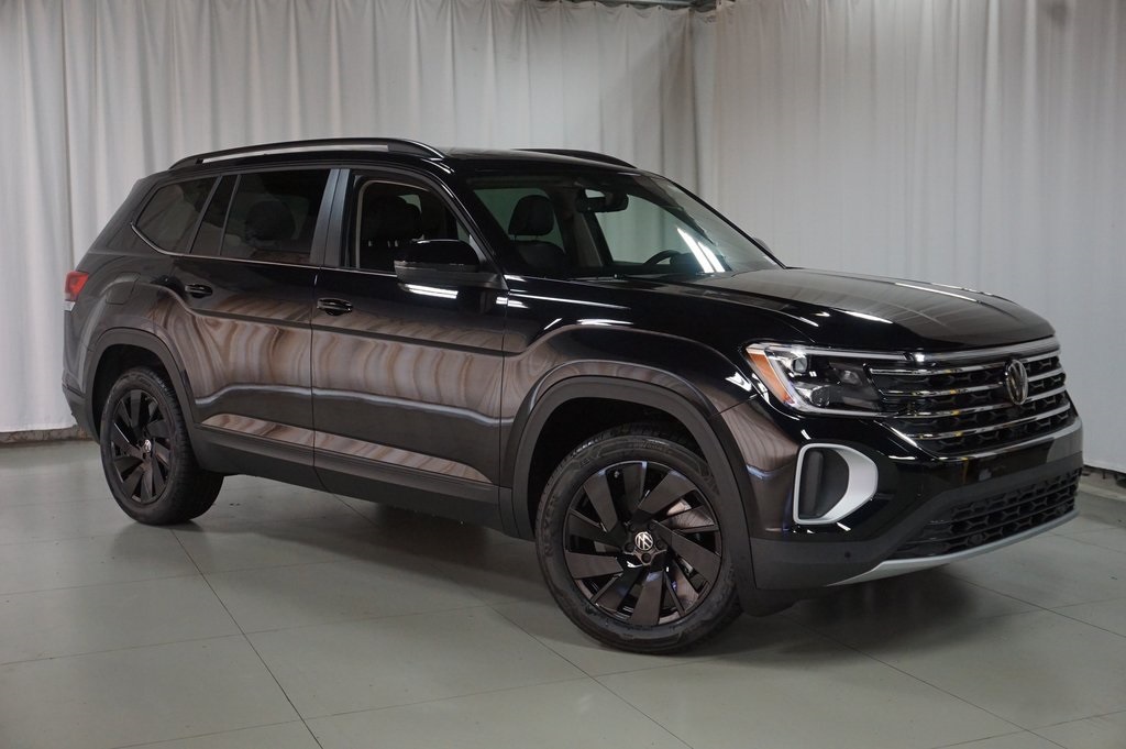 2026 Volkswagen Atlas SE Technology photo 2