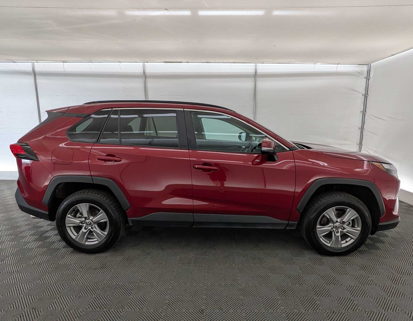 2024 Toyota RAV4 XLE photo 7