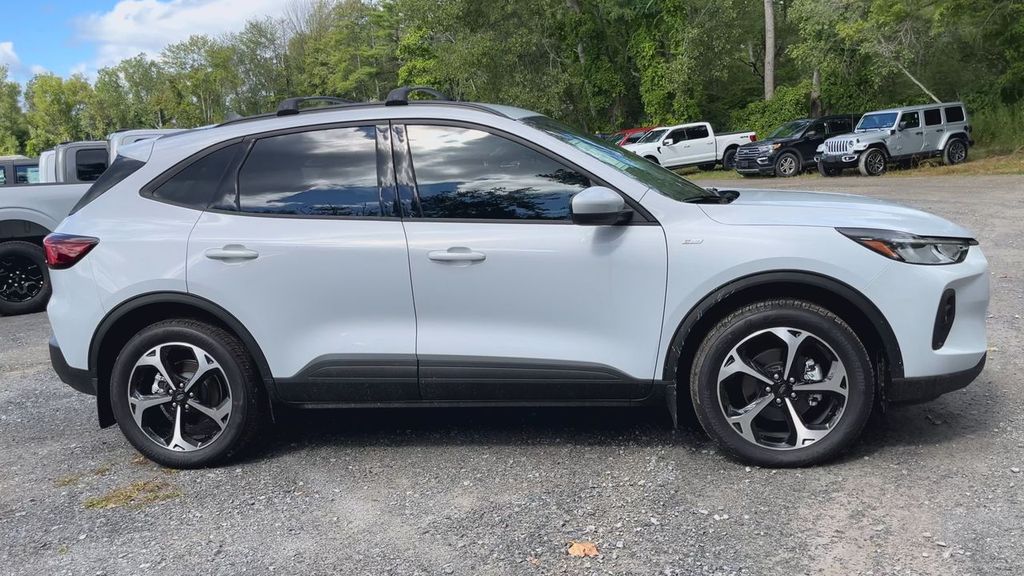 2025 Ford Escape ST-Line Select photo 4
