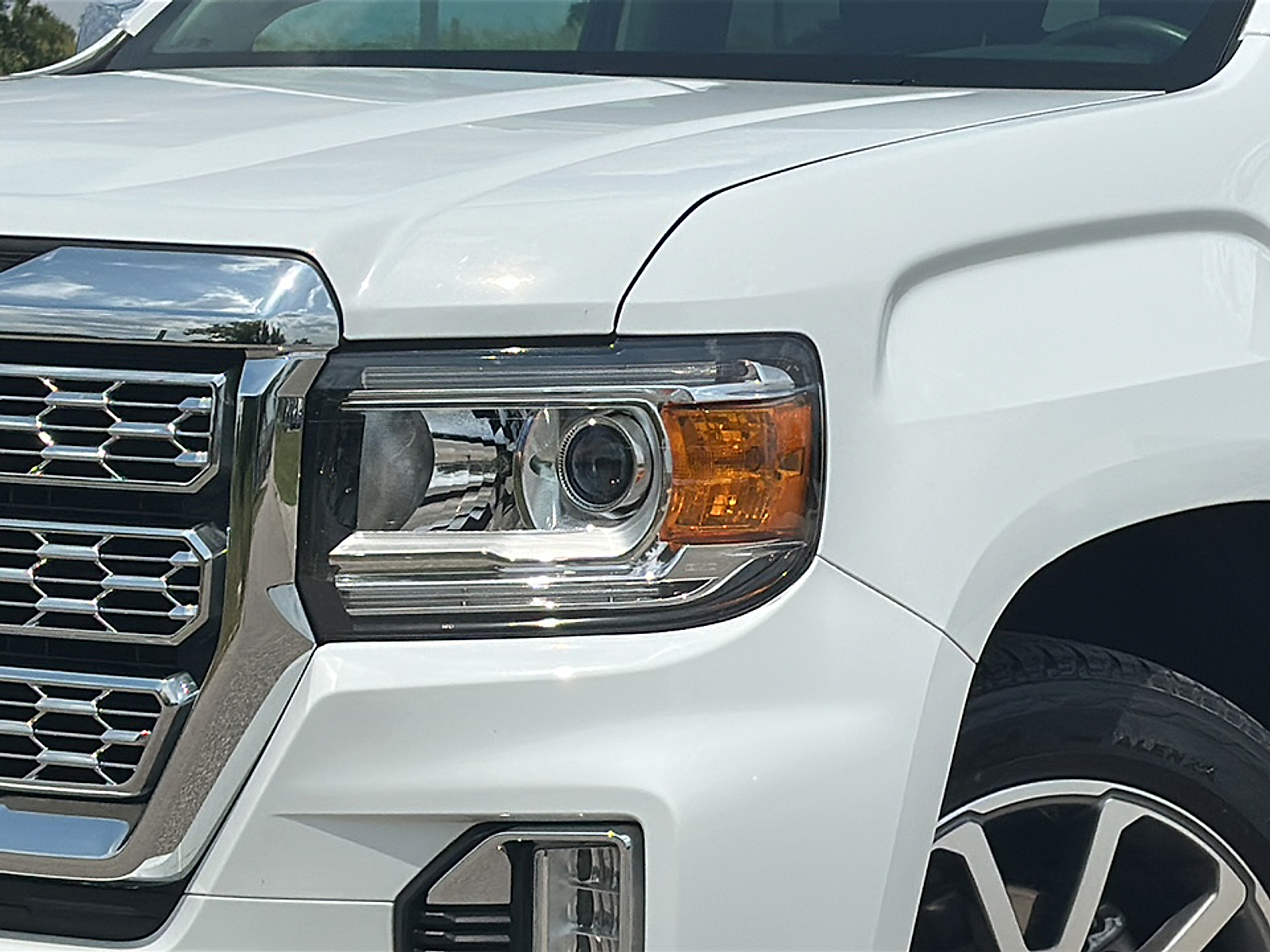 2021 Gmc Canyon Denali photo 2