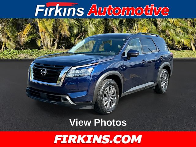 2024 Nissan Pathfinder SV's photo