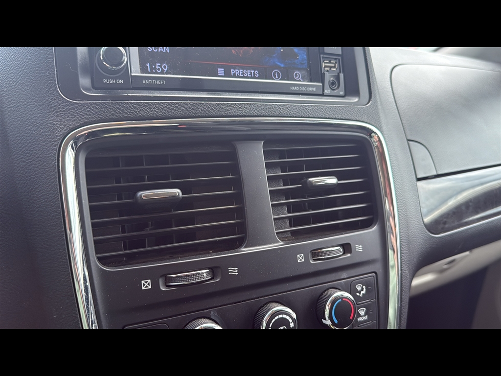 2019 Dodge Grand Caravan SE Sport photo 19