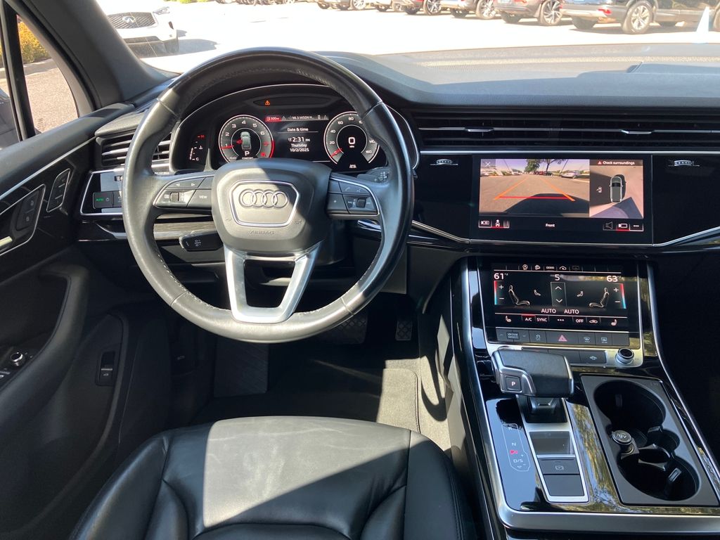 2021 Audi Q7 45 Premium photo 2