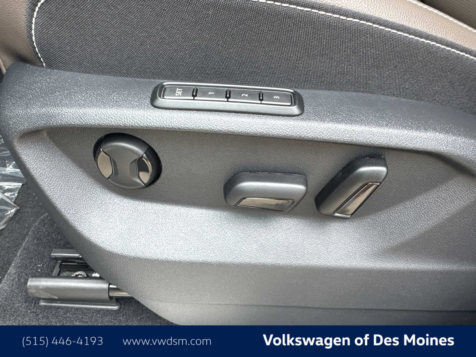 2025 Volkswagen Atlas SEL photo 22