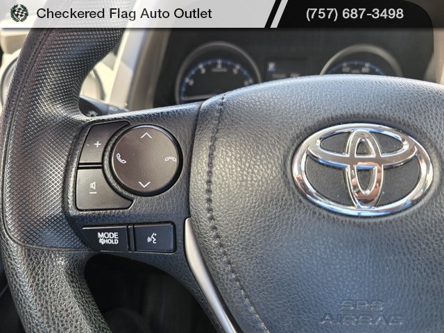 2017 Toyota RAV4 LE photo 13