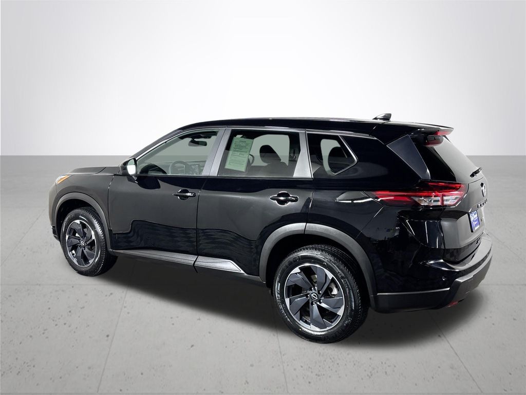 2024 Nissan Rogue SV photo 5