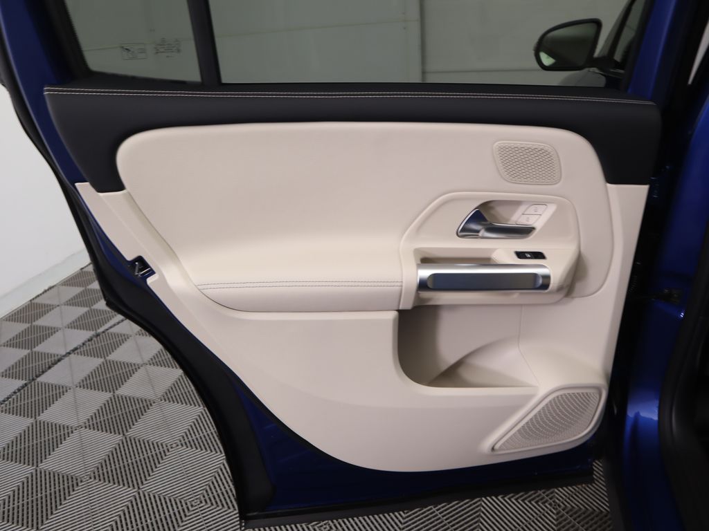 2026 Mercedes Benz GLB 250 photo 27