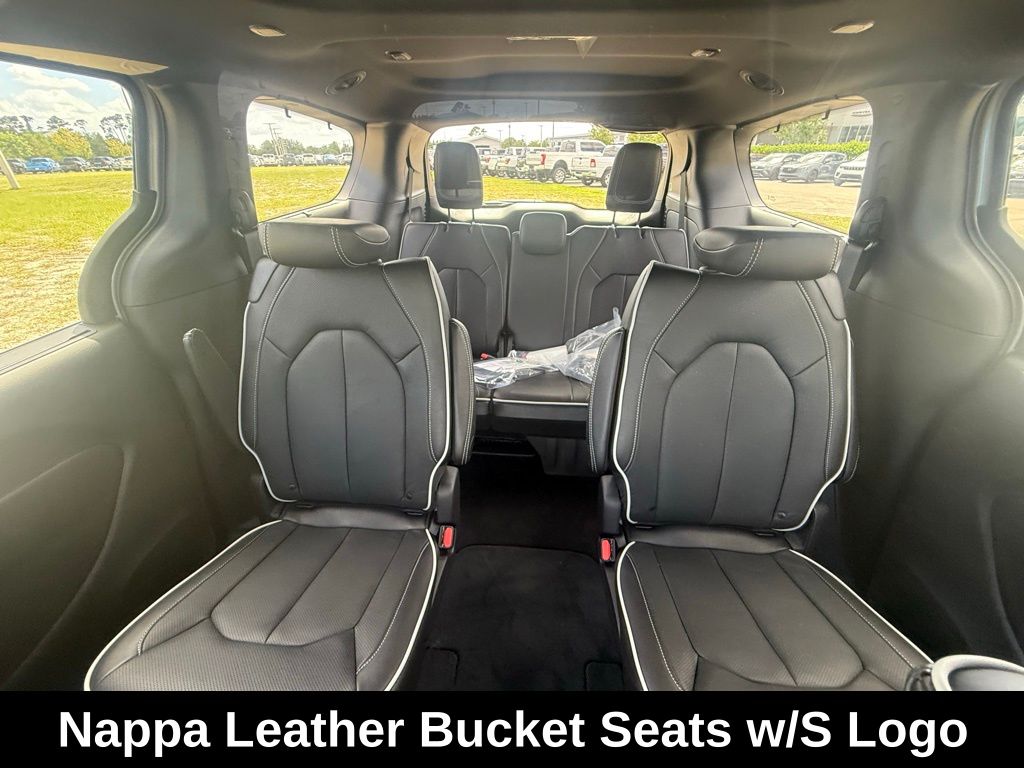 2026 Chrysler Pacifica Limited photo 19