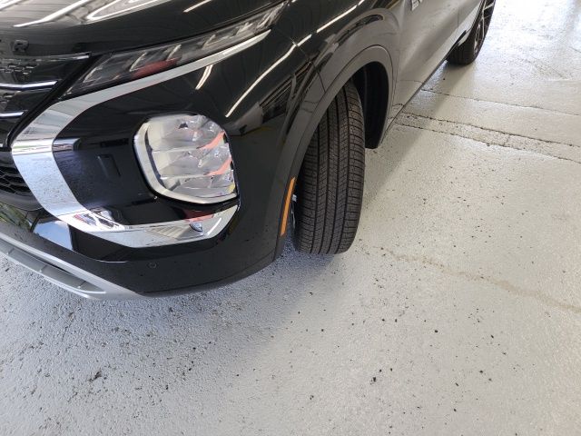 2023 Mitsubishi Outlander PHEV SEL photo 2