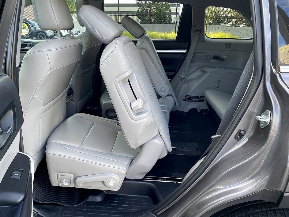 2019 Toyota Highlander XLE photo 16