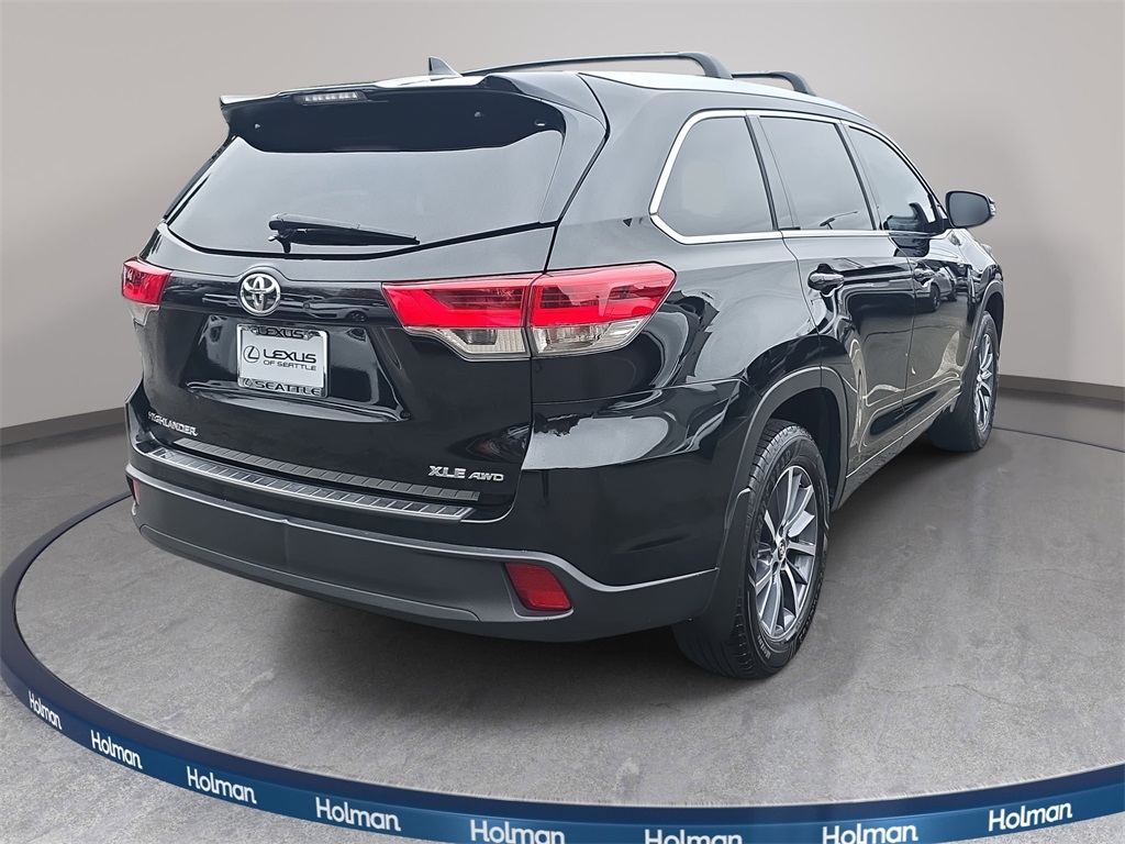 2017 Toyota Highlander XLE photo 3