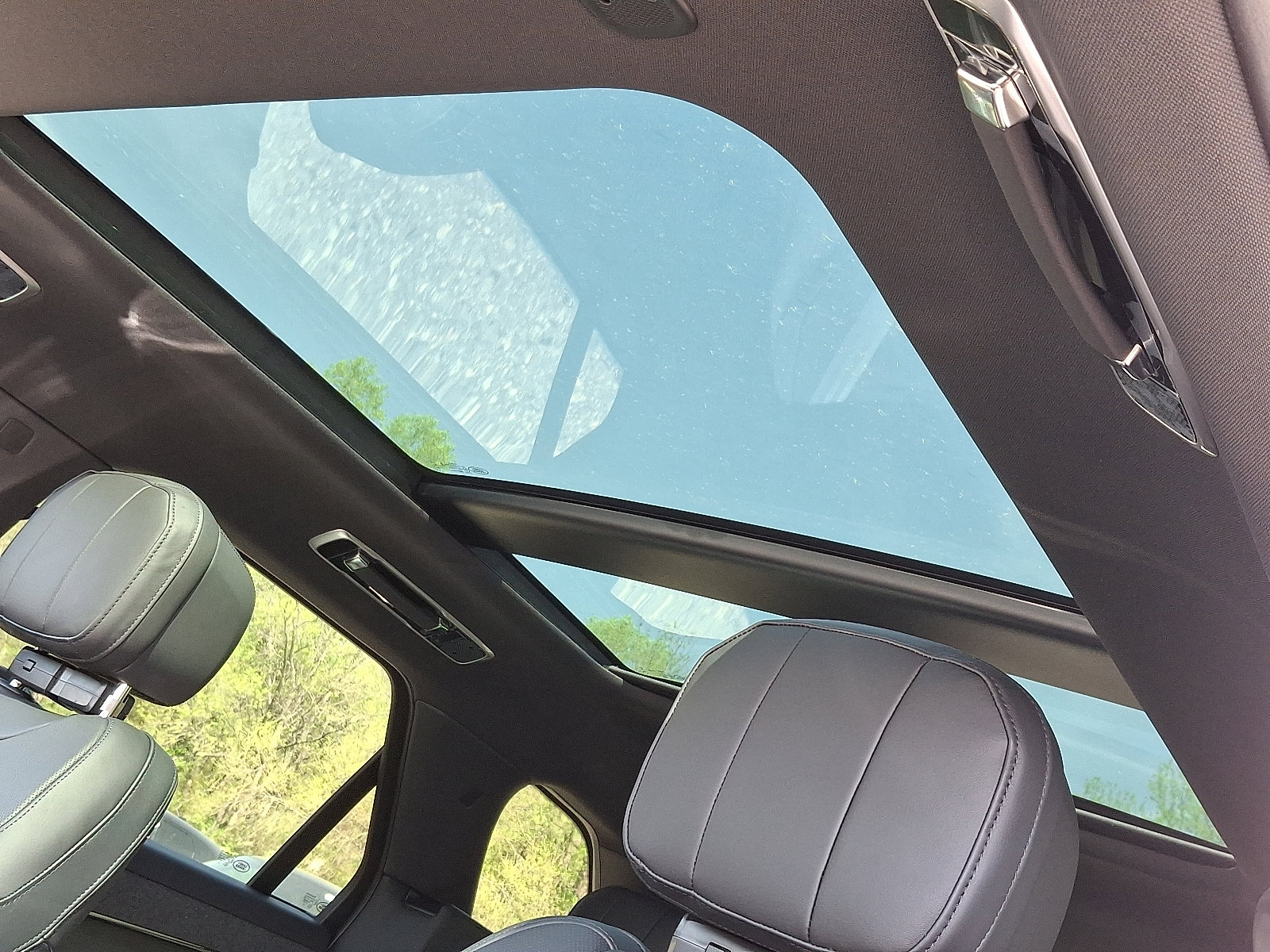 2025 Land Rover Range Rover Sport SE photo 15