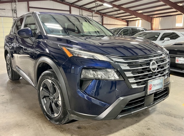 2024 Nissan Rogue SV's photo