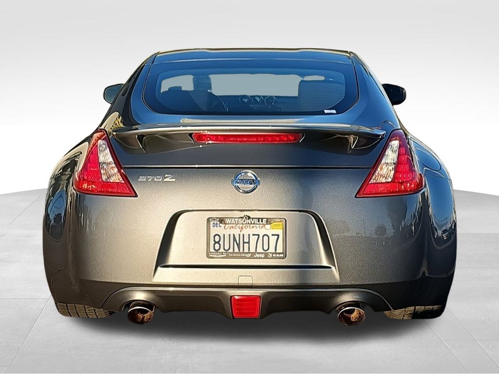 2017 Nissan 370Z Sport photo 4