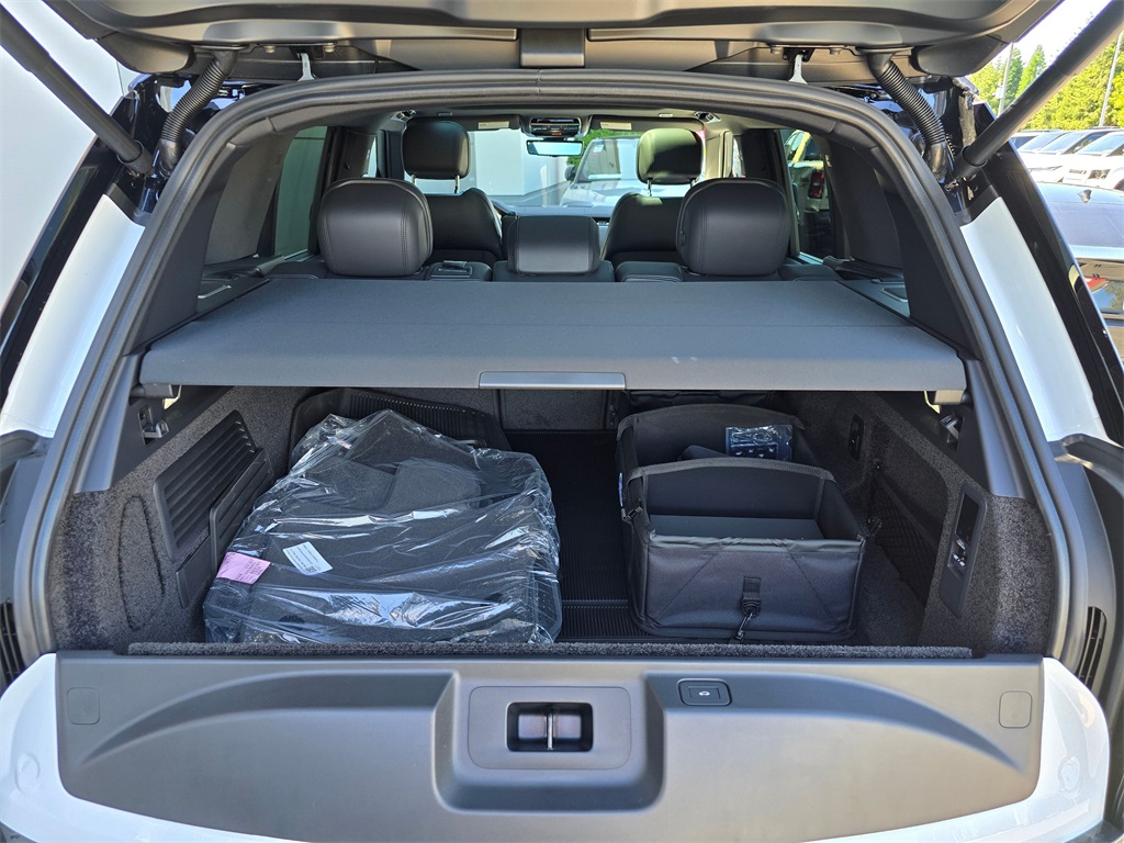 2025 Land Rover Range Rover SE photo 25