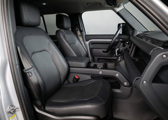 2024 Land Rover Defender 110 X-Dynamic SE photo 3