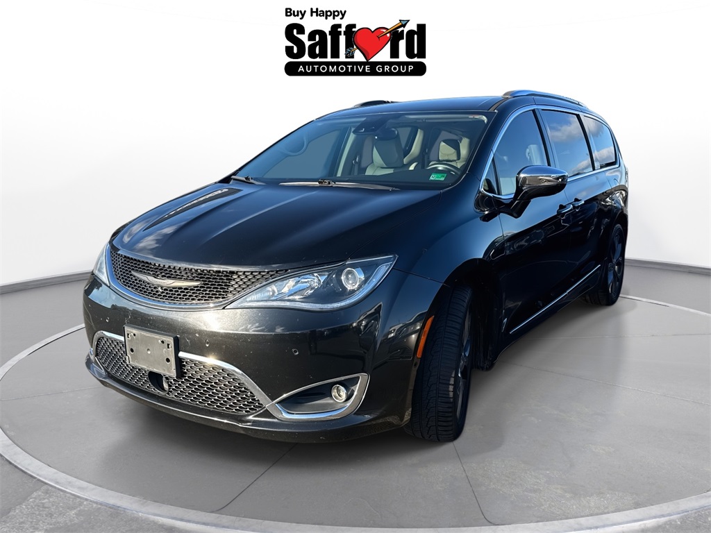 2018 Chrysler Pacifica Limited's photo