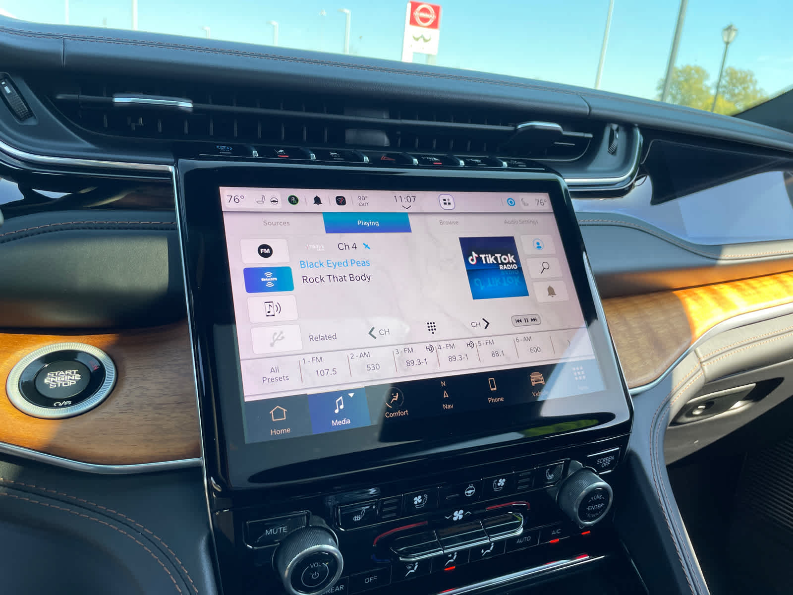 2022 Jeep Cherokee Summit 4xe photo 21