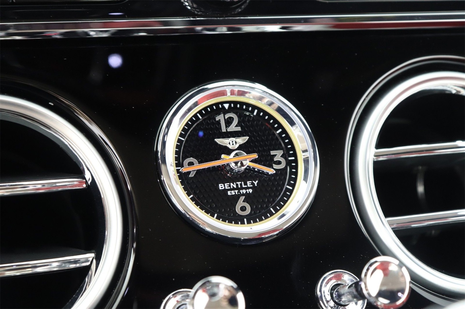2024 Bentley Continental GT V8 photo 21