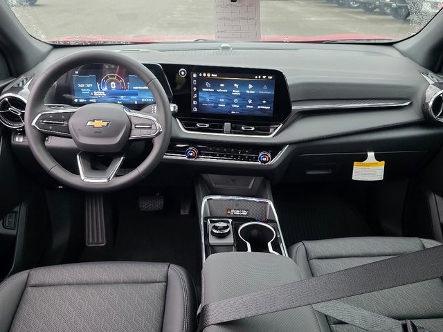 2026 Chevrolet Equinox LT photo 2