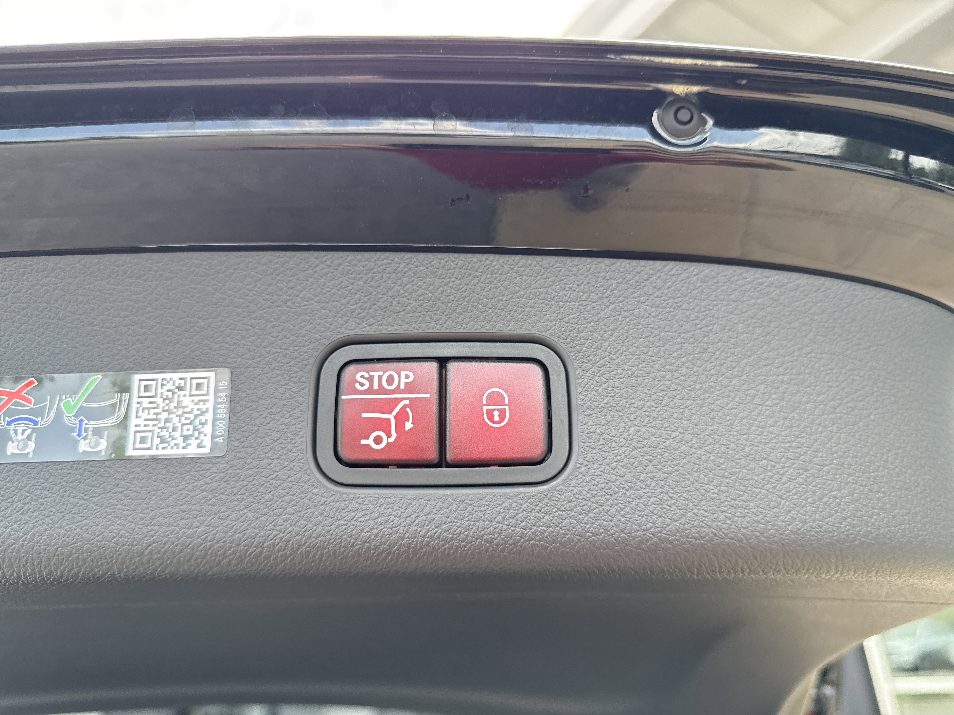 2026 Mercedes Benz GLC 300 photo 2