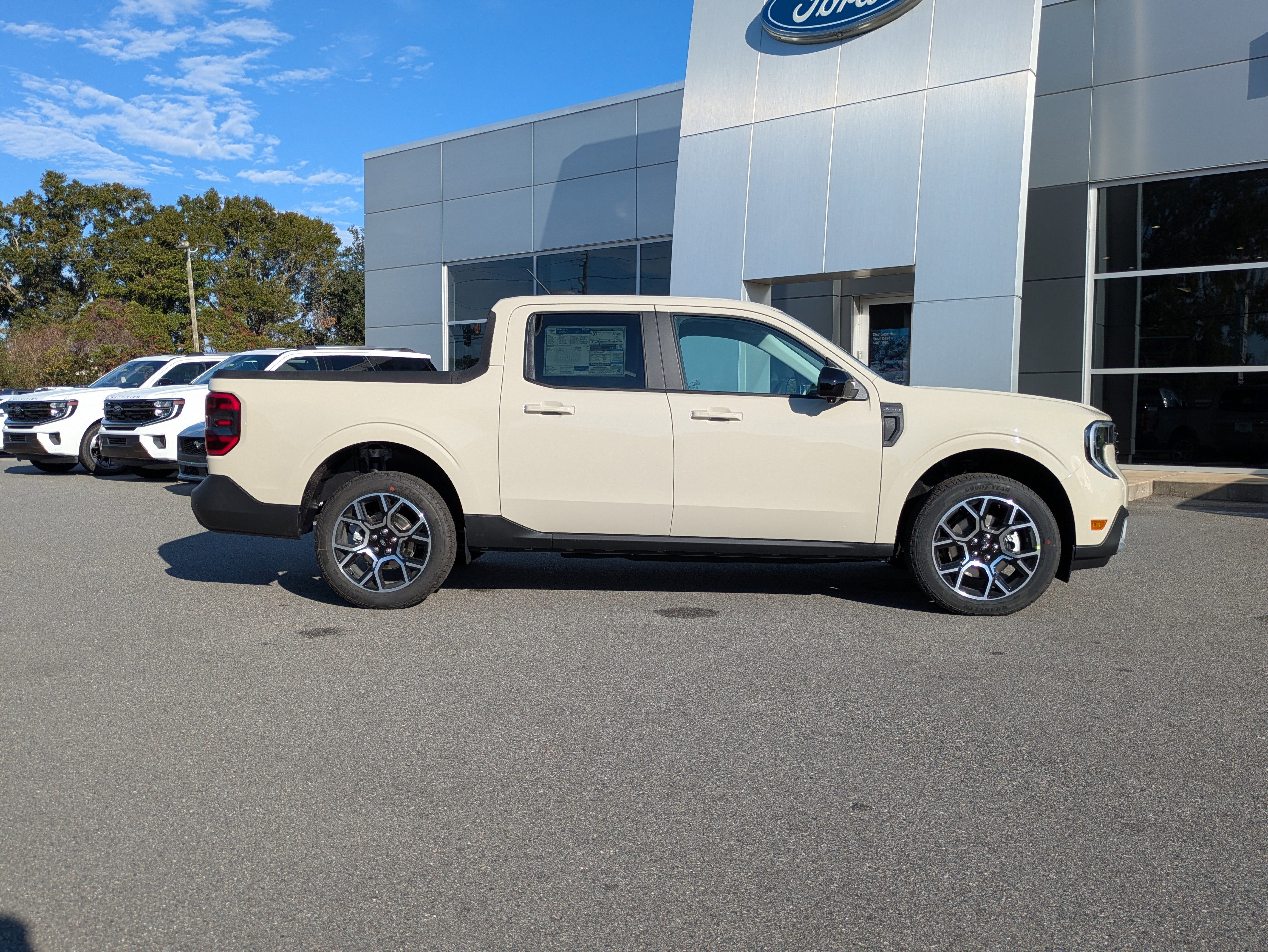 2025 Ford Maverick Lariat's photo